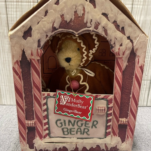 Muffy Ginger Bear in Festive Box - Picture 2 of 6